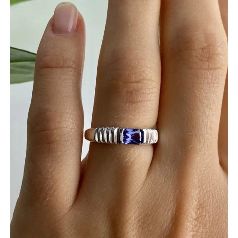 925 Sterling Silver Purple CZ Ring Size 6.5